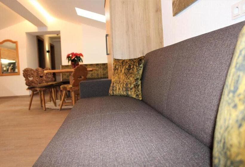 דירת פנטהאוז 1 חדרי שינה, Apart Garni Jägerheim