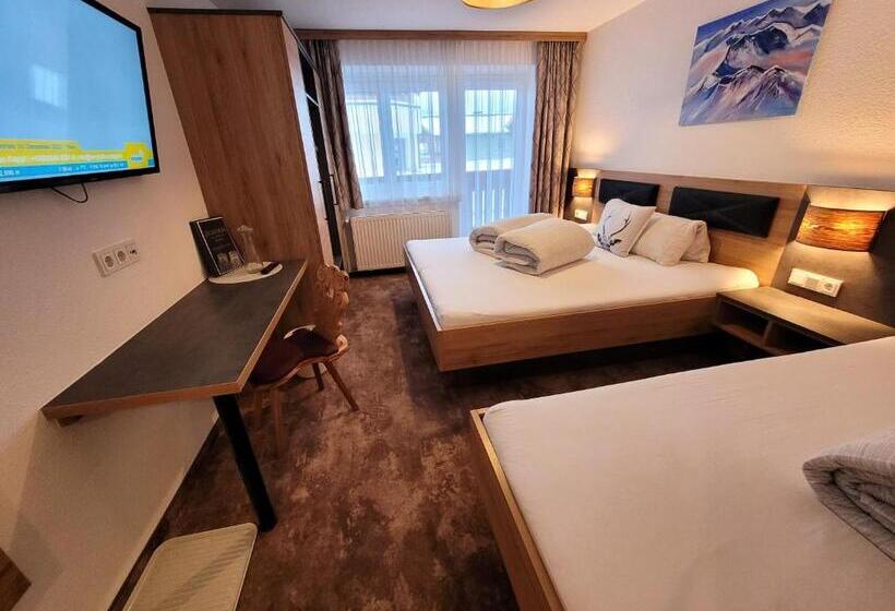 חדר סטנדרט לשלושה עם מרפסת, Apart Garni Jägerheim