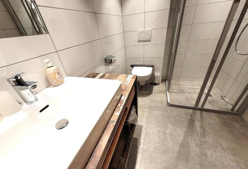 חדר סטנדרט לשלושה עם מרפסת, Apart Garni Jägerheim