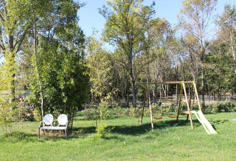 Номер Стандарт Вид на Бассейн, Gîte Du Puy De L étang