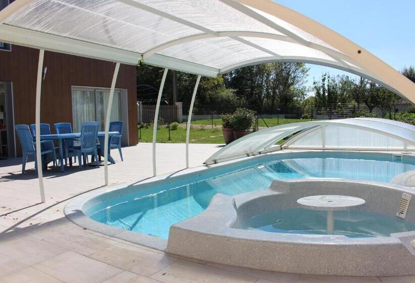 标准房带园景, Gîte Du Puy De L étang