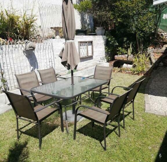 标准房带园景, 36 Mount Road Guesthouse And Self Catering