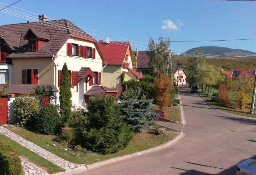 3-Bett-Standardzimmer, Eged Inn