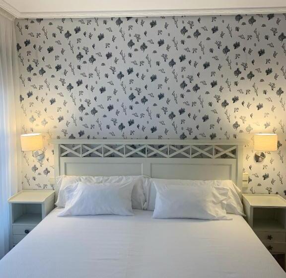 اتاق استاندارد سه نفره, Playa De Los Locos