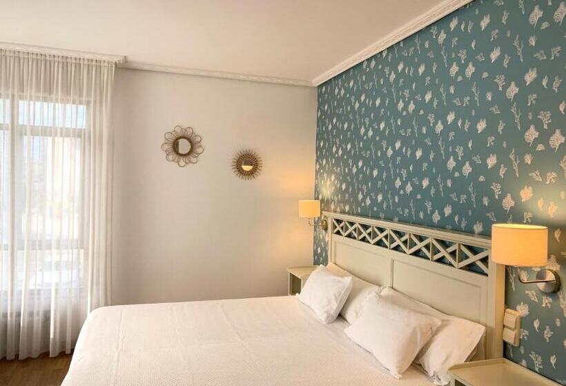 اتاق استاندارد سه نفره, Playa De Los Locos