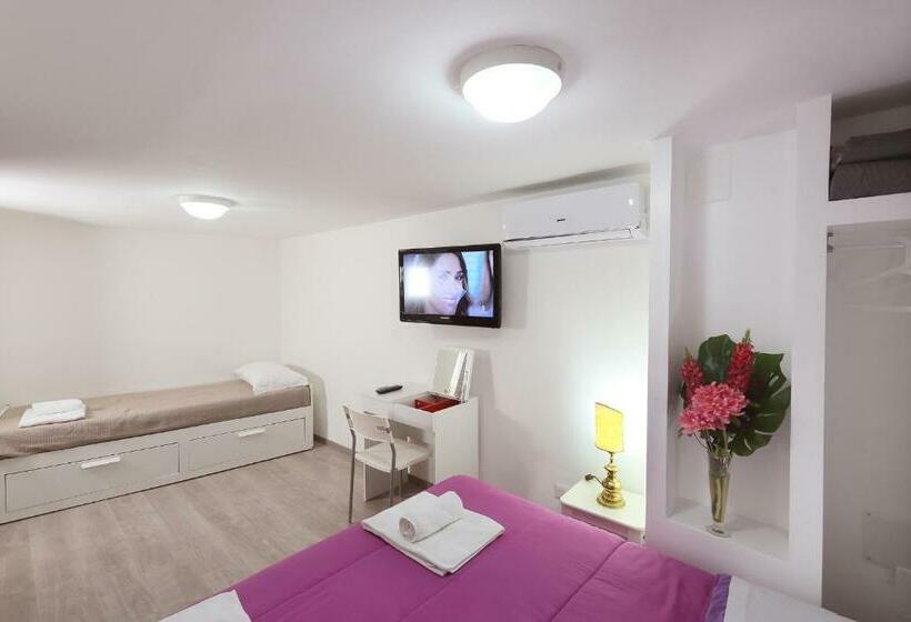 غرفة قياسية ثلاثية, Casa Fresta