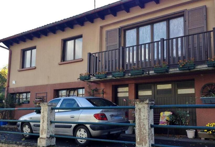 اتاق استاندارد با سرویس بهداشتی مشترک, Chambres D Hôtes Et Gîte Chez Martine