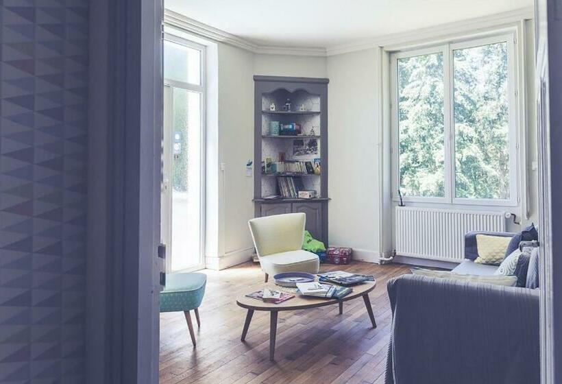 Номер Стандарт Вид на Сад, Clos Charmille