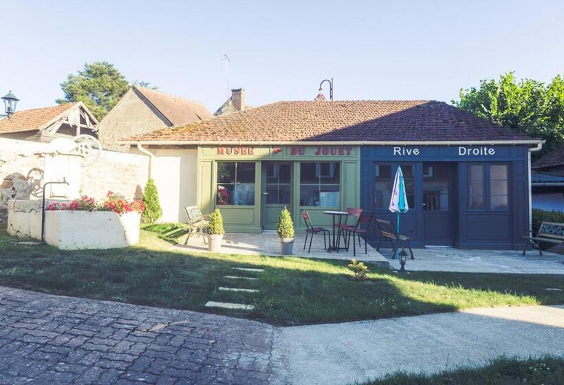 חדר משפחתי, Clos Charmille