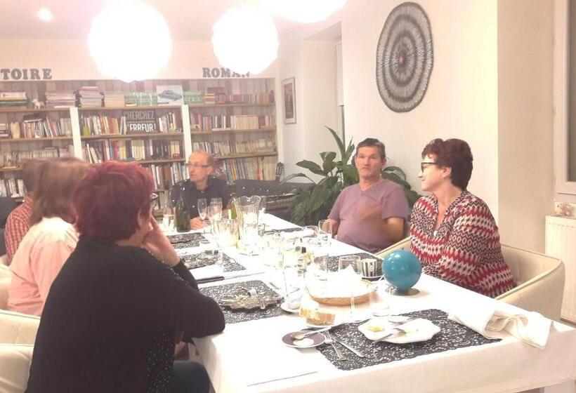 חדר משפחתי, Clos Charmille