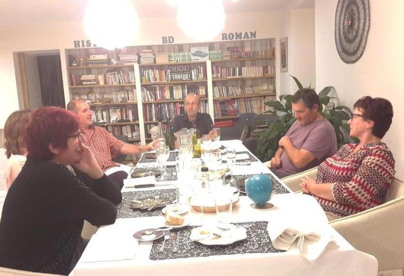 חדר משפחתי, Clos Charmille