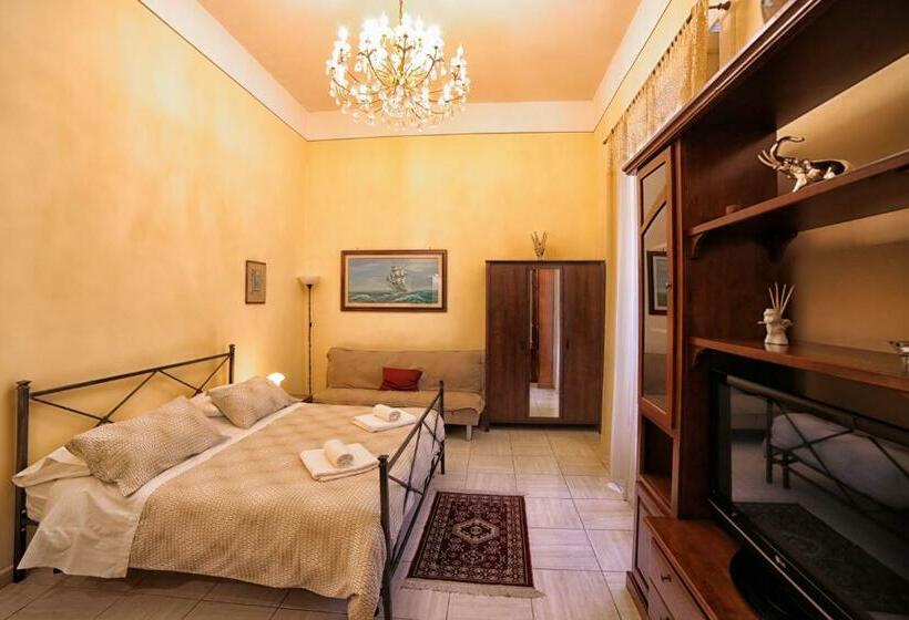 חדר סטנדרט, La Corte