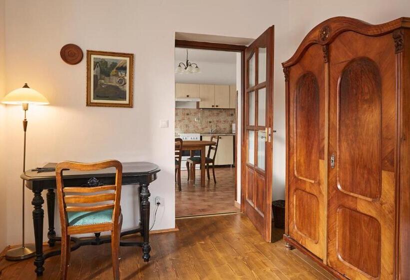 דירת דופלקס בת חדר שינה 1, Préselő Pincészet és Vendégház