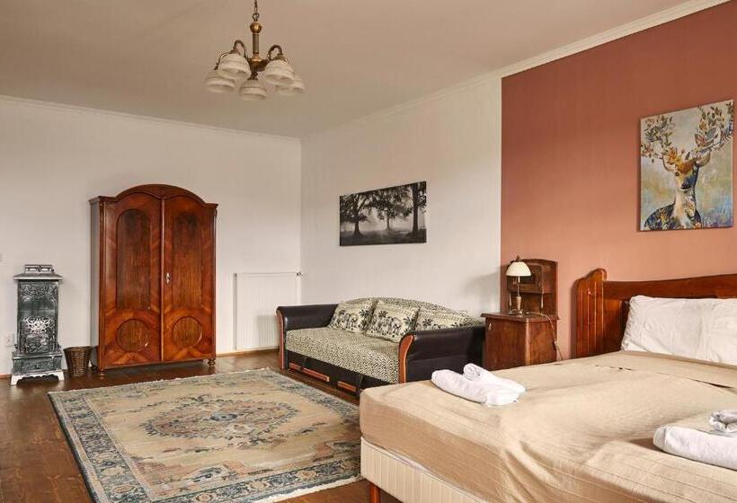 דירת דופלקס בת חדר שינה 1, Préselő Pincészet és Vendégház