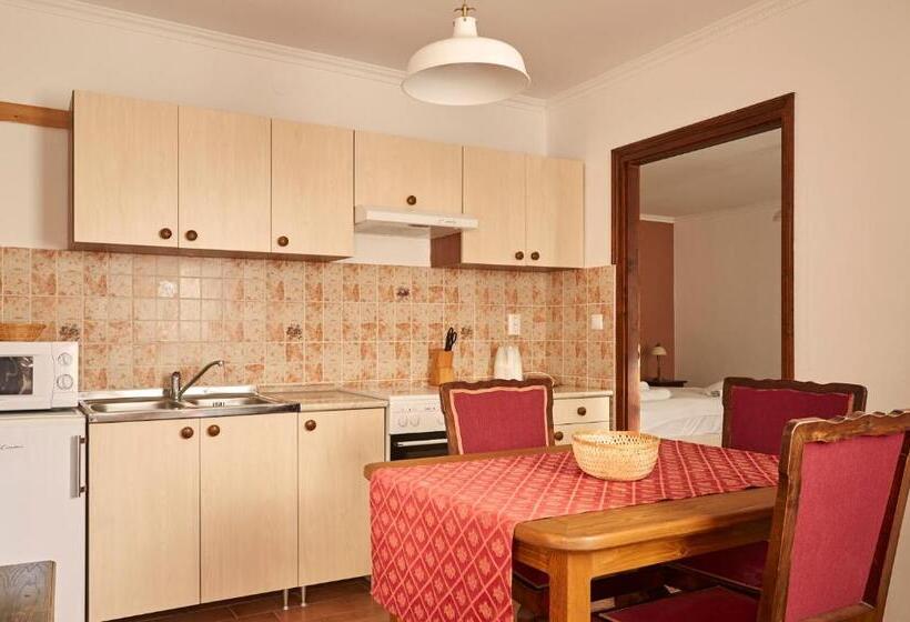 דירת חדר, Préselő Pincészet és Vendégház