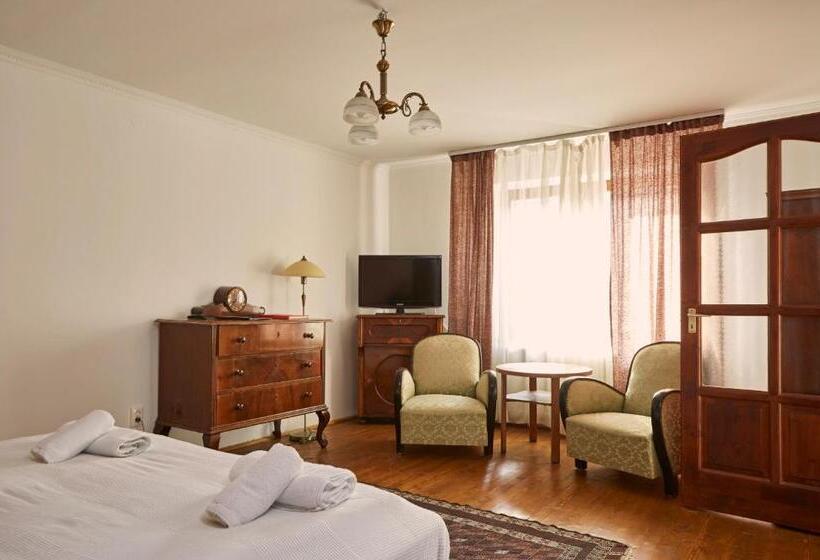 דירת חדר, Préselő Pincészet és Vendégház