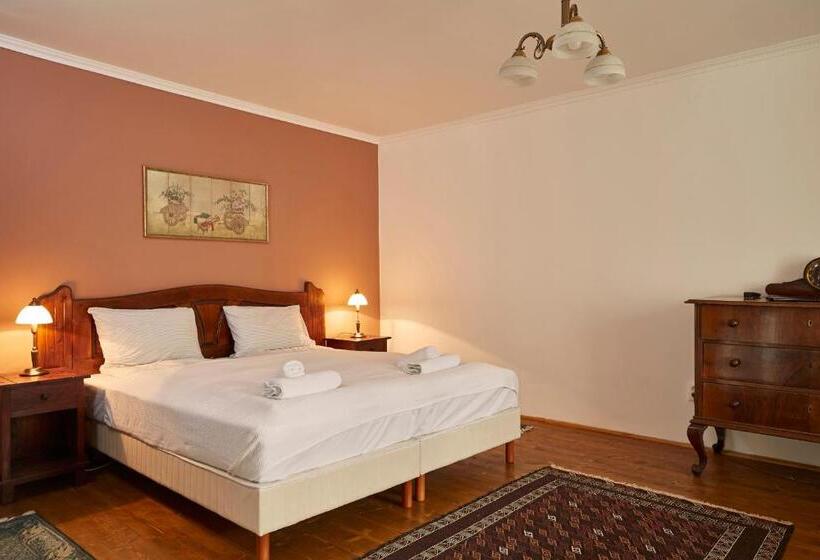 דירת חדר, Préselő Pincészet és Vendégház