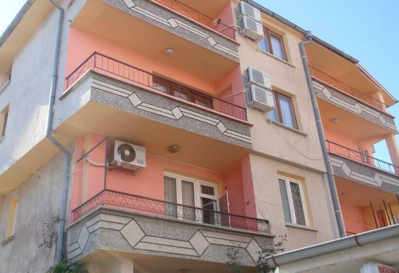 Номер Стандарт, Daniel Guest House