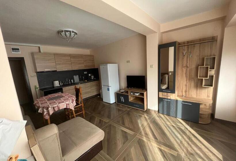 Апартаменты 1 Спальня Нижний Этаж, Daniel Guest House