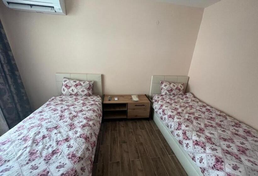 Апартаменты 1 Спальня Нижний Этаж, Daniel Guest House