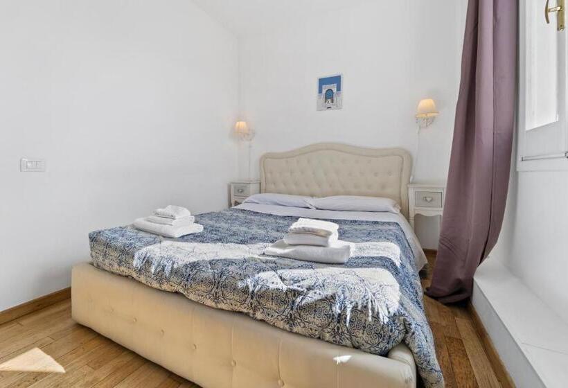 Habitació Estàndard, Domus Karalis