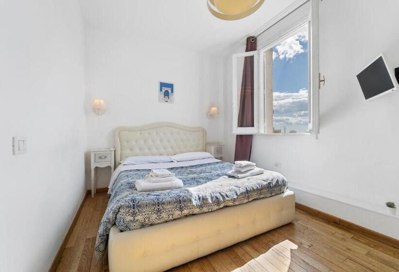 Habitació Estàndard, Domus Karalis