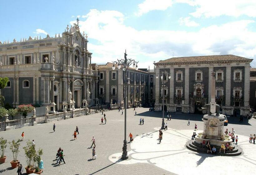 سوییت لوکس, Duomo Luxury Suite Catania