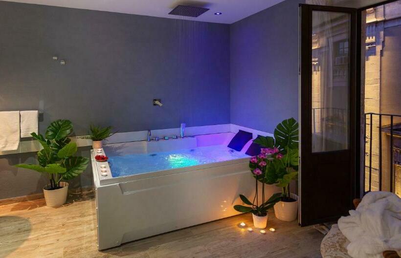سوییت لوکس, Duomo Luxury Suite Catania