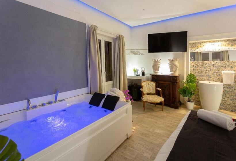 سوئیت با تخت بزرگ, Duomo Luxury Suite Catania