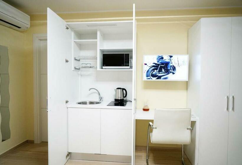 חדר דלוקס, Gattini33