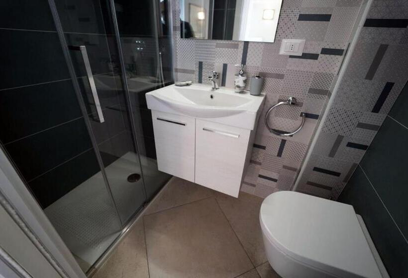 חדר דחוקס עם מיטת קינג, Gattini33