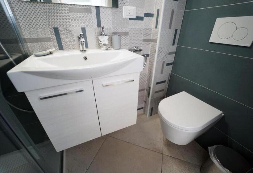 חדר דחוקס עם מיטת קינג, Gattini33