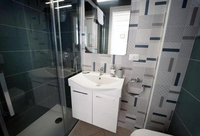 חדר דחוקס עם מיטת קינג, Gattini33