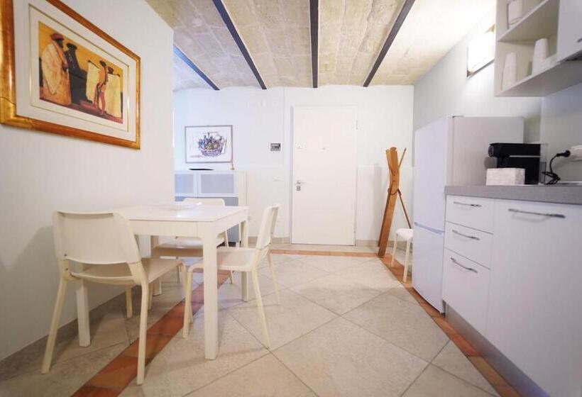 חדר דחוקס עם מיטת קינג, Gattini33