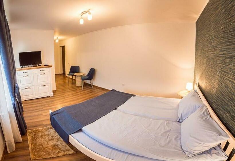 חדר סופריור, Heaven