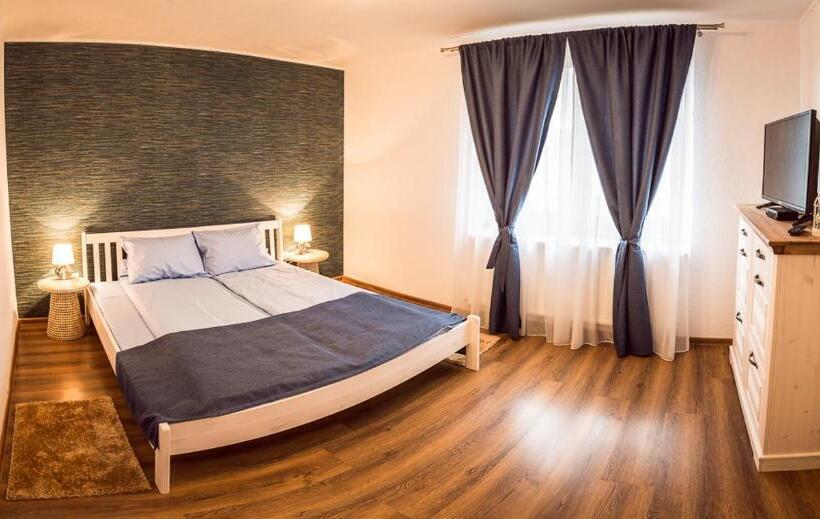 חדר סופריור, Heaven