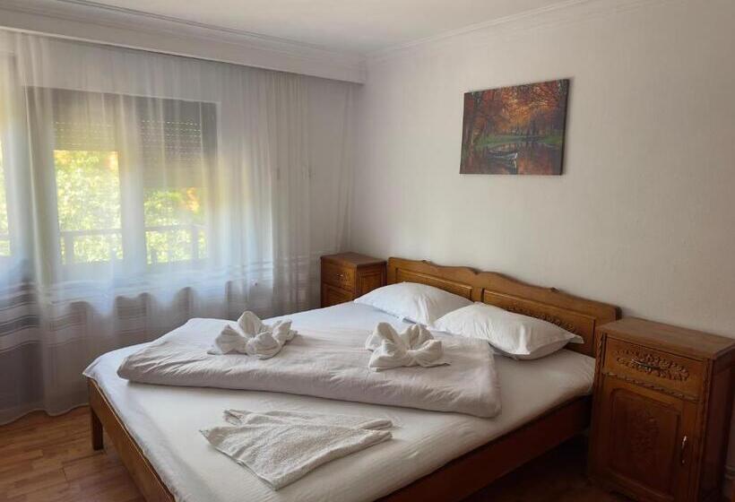 패밀리 룸, Pensiunea Bianca