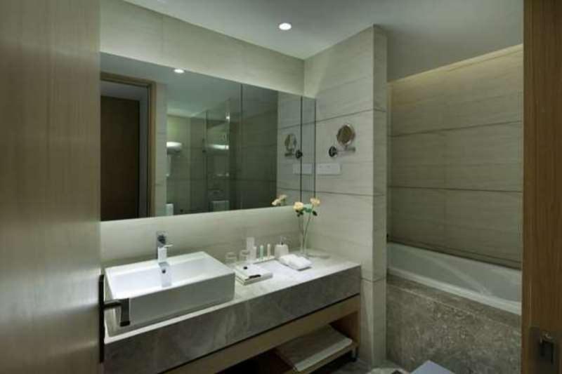 スタンダードバンガロー, Margarita Beach