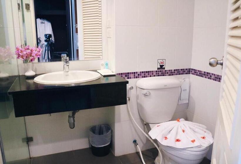 Suite Deluxe Llit King, Ca Hotel And Residence Phuket   Sha Extra Plus