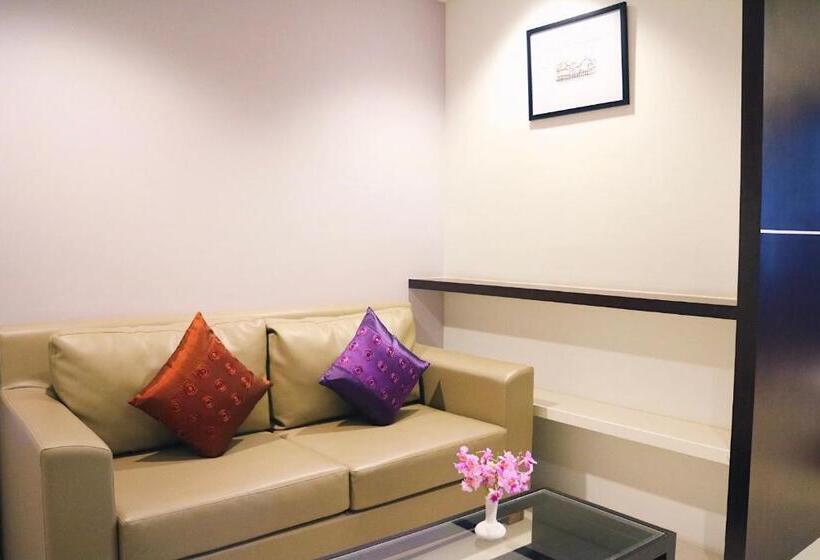 Suite Deluxe Llit King, Ca Hotel And Residence Phuket   Sha Extra Plus