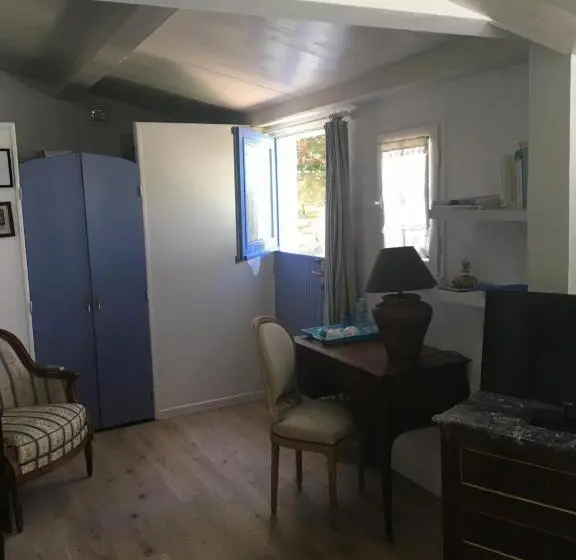 テラス付きスタンダードルーム, Le Buzet Bleu Bed & Breakfast