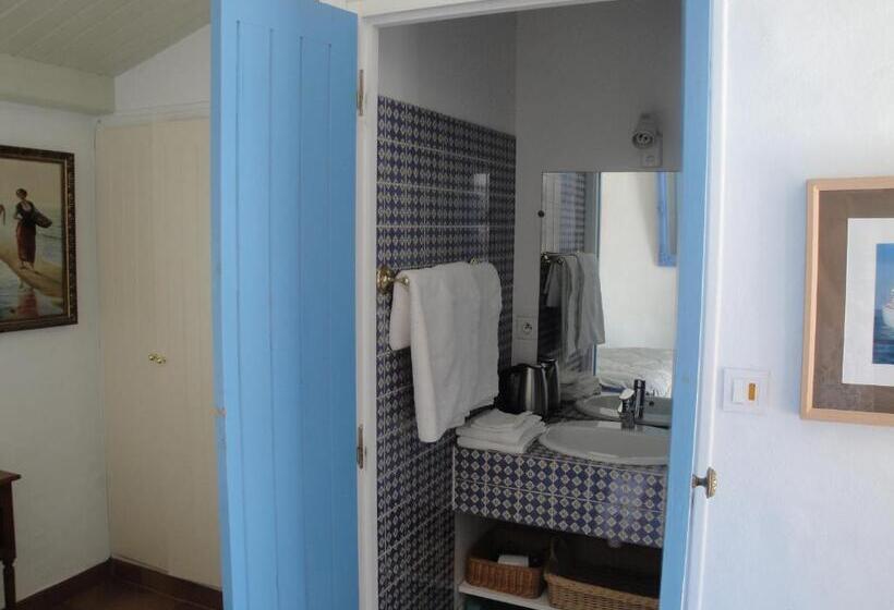 غرفة سوبيريور ذات إطلالة, Le Buzet Bleu Bed & Breakfast