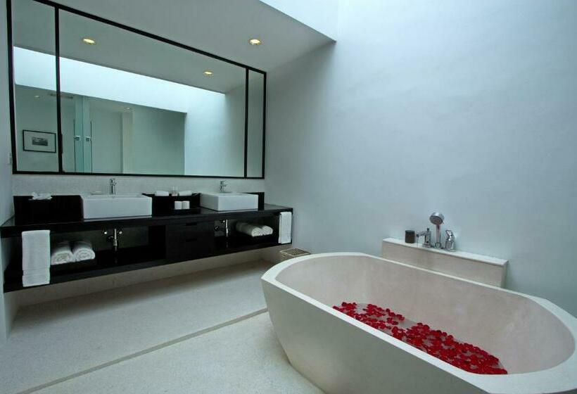 Вилла Deluxe 2 Спальни, Montigo Resort Nongsa