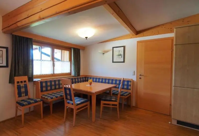 Apartamento 2 Quartos com Varanda, Gästehaus Hartweger