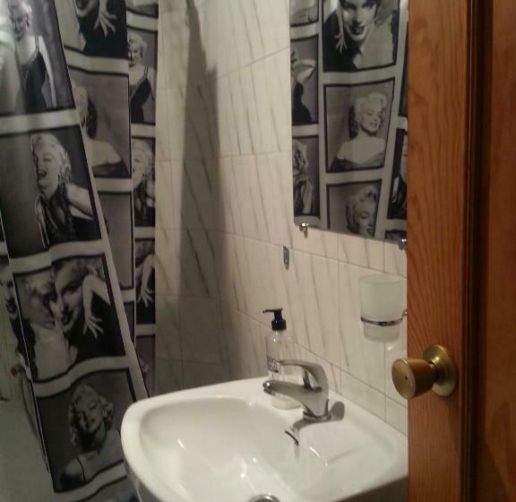 标准三人间, El Refugio Valdelinares Gastro Hostal