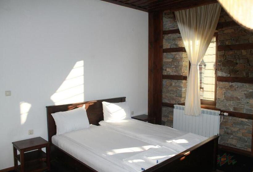 בית, חדר שינה 1, Leshtenski Perli