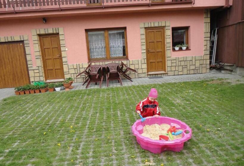 带3个卧室的公寓, Penzión Antónia