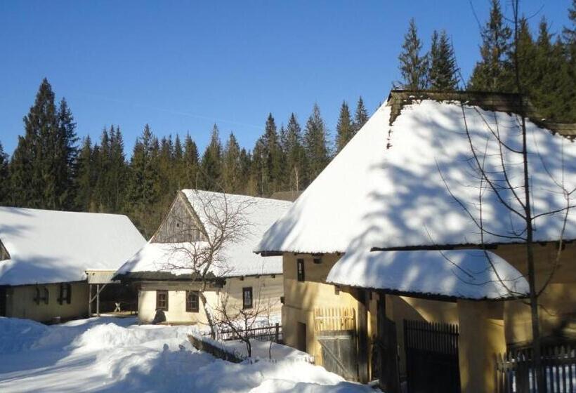 Апартаменты 3 Спальни, Penzión Antónia