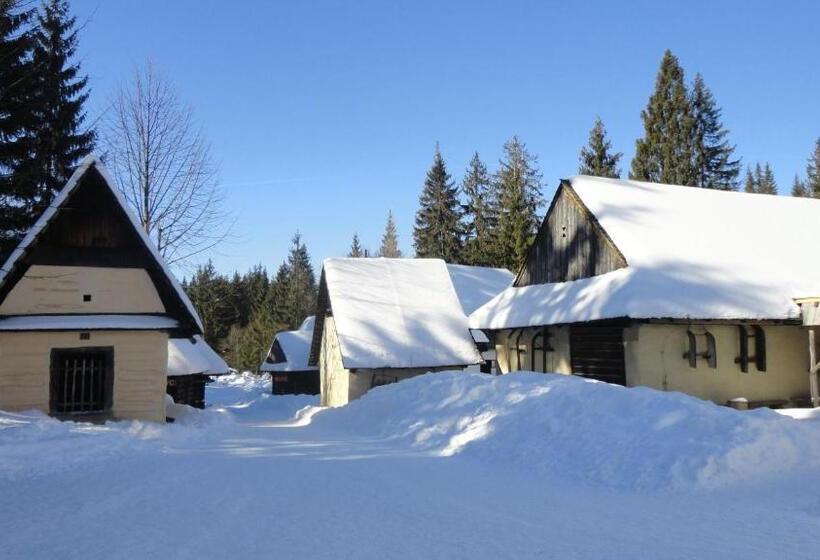 Апартаменты 3 Спальни, Penzión Antónia