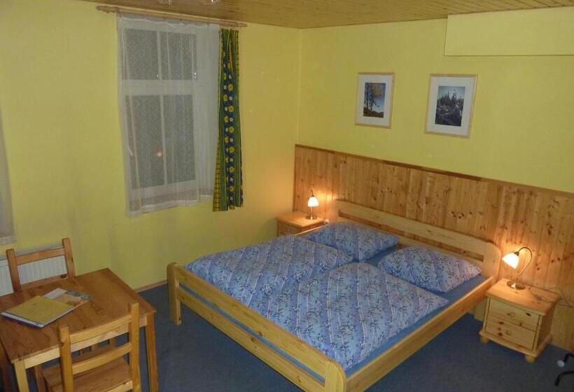 اتاق استاندارد سه نفره, Penzion Na Rozcestí